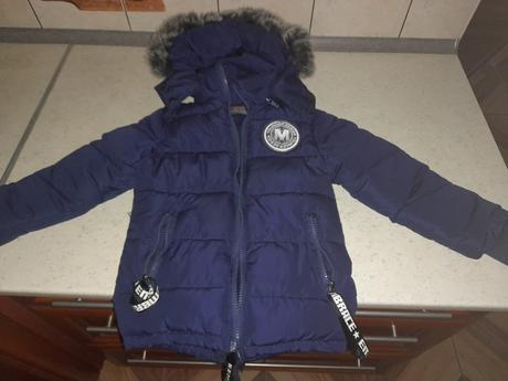 Tmavomodrá vetrovka, 98