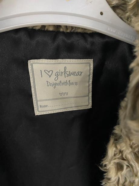 Dievčenská vesta 104, 104