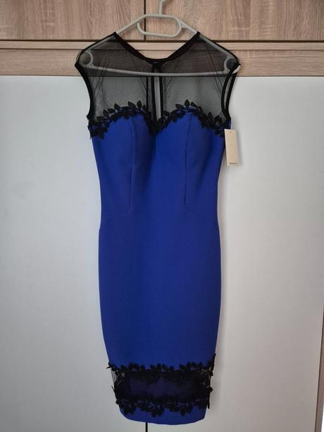 Púzdrové šaty, 38