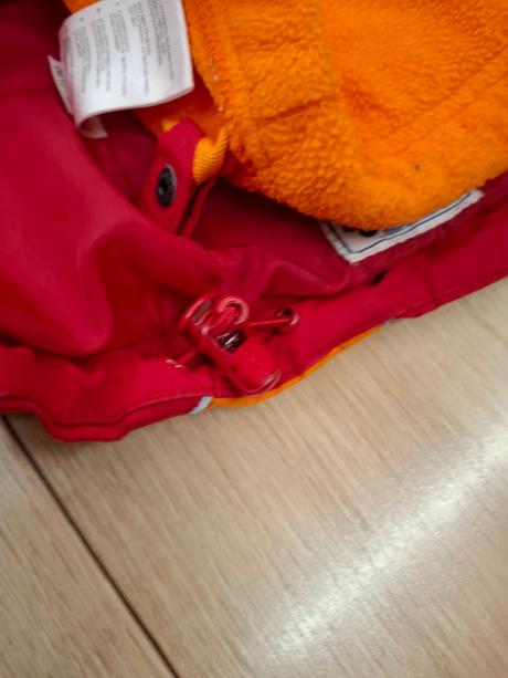 Bunda s mikinkou, 98