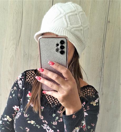 Dámska zimná čiapka,