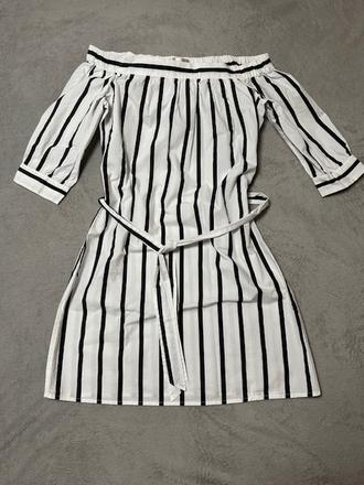 Biele pásikavé šaty s odhalenými plecami, l / m