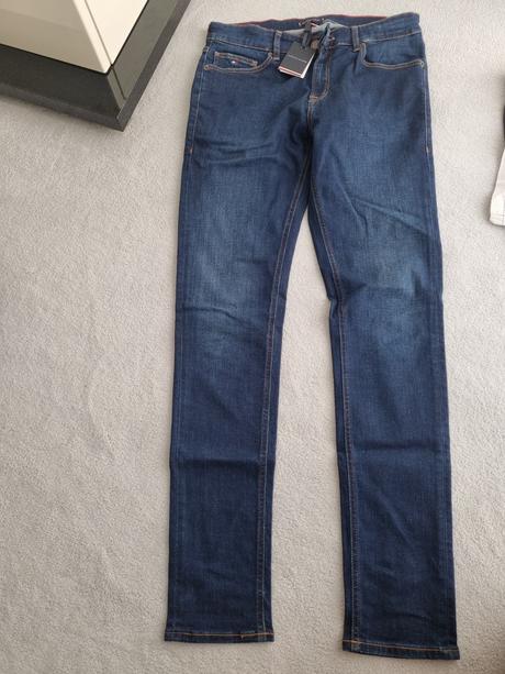 Rifle nove, tommy hilfiger,176