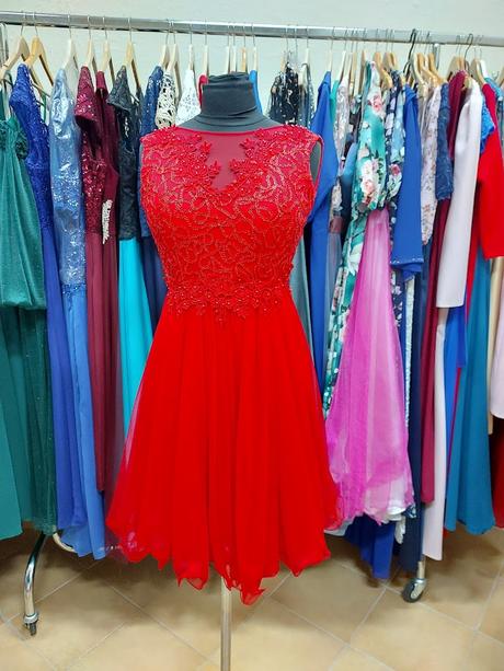 Červené šaty vo veľkosti s, s