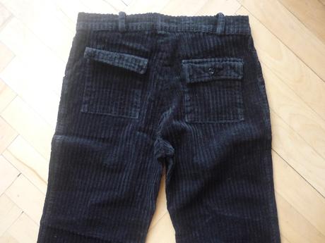 Nohavice z hrubšieho menžestru, l