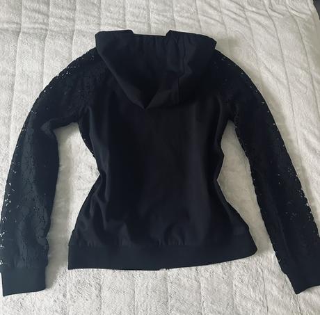 Čierna mikina na zips s volánikmi zn. liu jo, liu jo,l / m