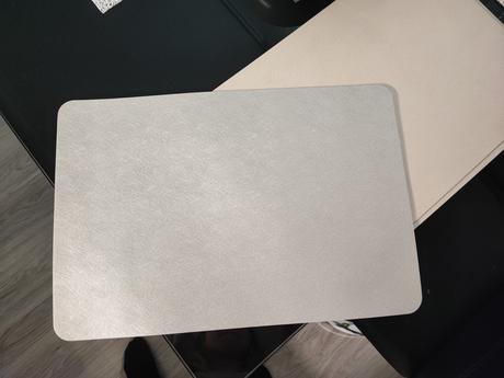 Prestieranie pod taniere, 