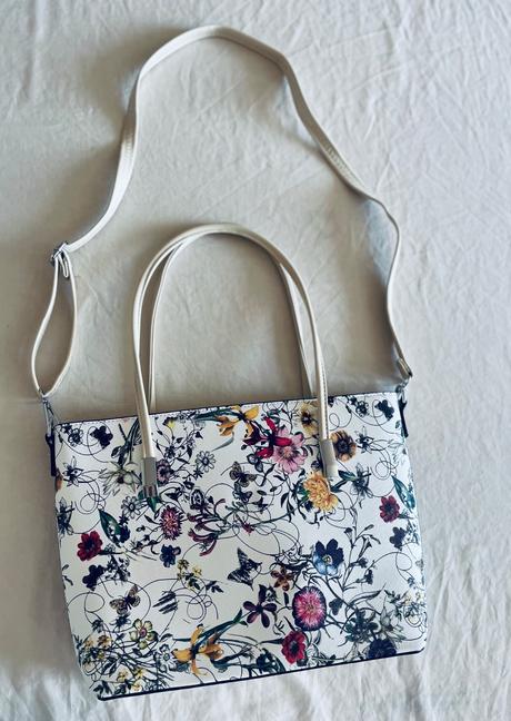 Kvetinová kabelka, 
