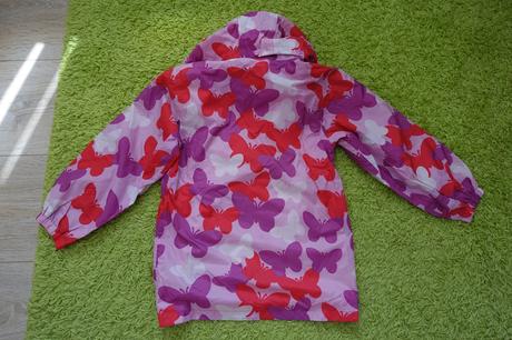 Pršiplášť s motýlikmi, yigga,140