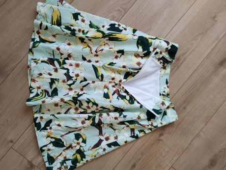 Kvetinová sukňa, s