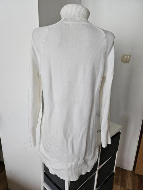 Svetrove saty, reserved,s