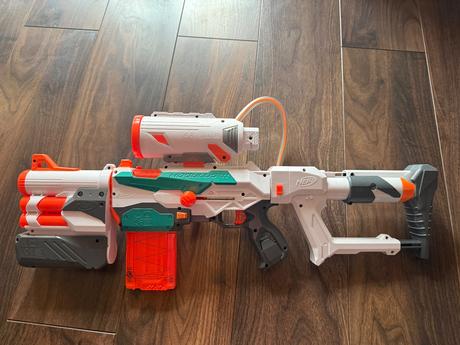 Variabilna nerf pištoľ,