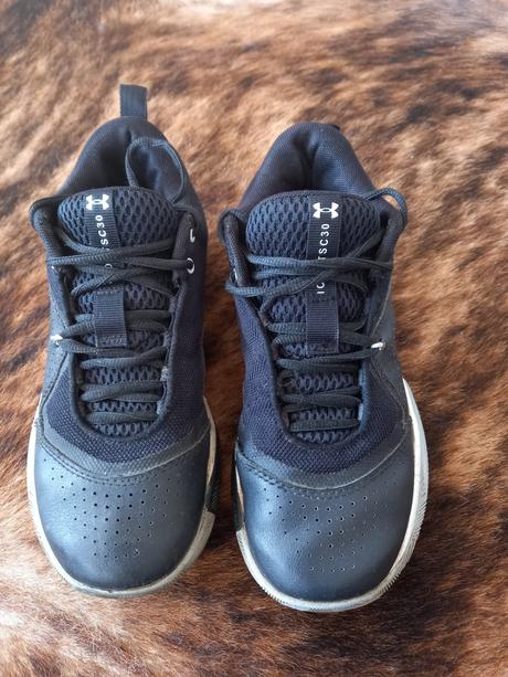 Botasky, under armour,37