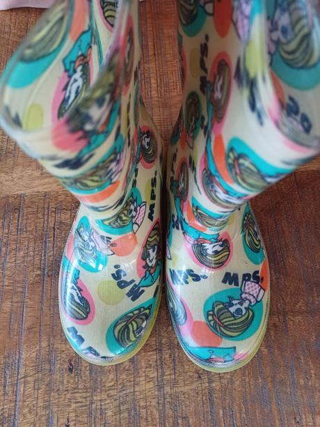 Gumáky svietiace, 31