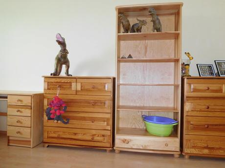 Polica /knihovnička masív drevo borovica, 