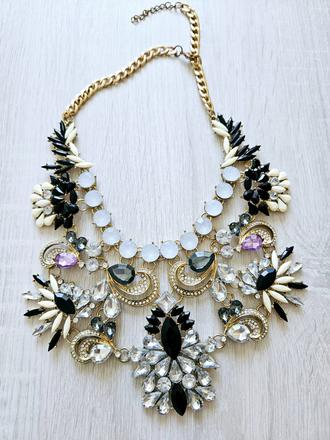 Pekný náhrdelník, 