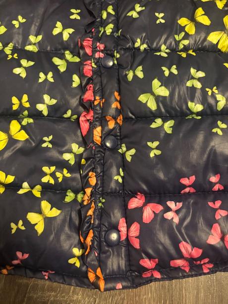 Dievčenská vesta, 140