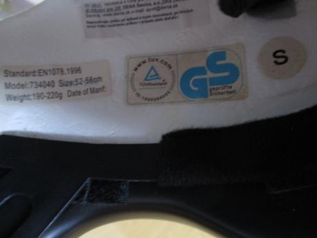 Cyklistická prilba, s