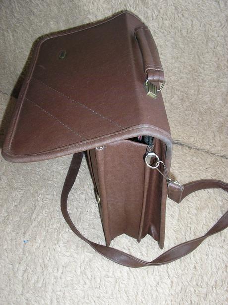 1138. hnedá aktovka, 