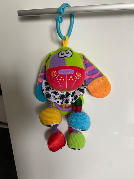 Playgro závesný psík s hryzátkom,