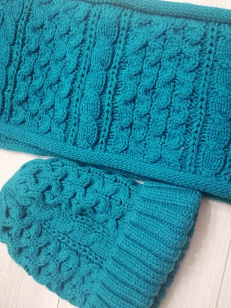 Čiapka a nakrčnik, takko