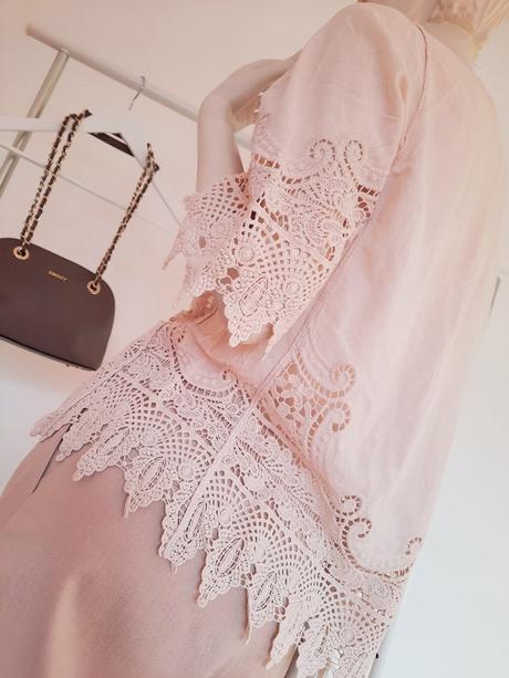 Púdrová krajková blúzka, m