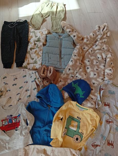 Predam vecičky pre chlapca veľ.92/98, 86–98