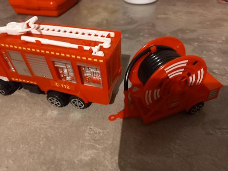 Poziarnicke auto s privesom, 