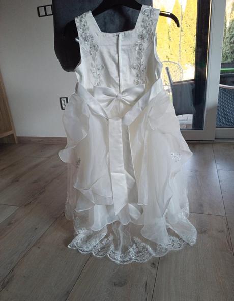 Šaty na prvé sväté prijímanie, 134