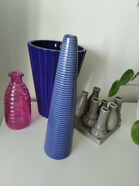 Modrá váza ikea,