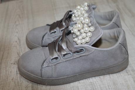 Tenisky s perlami, 35