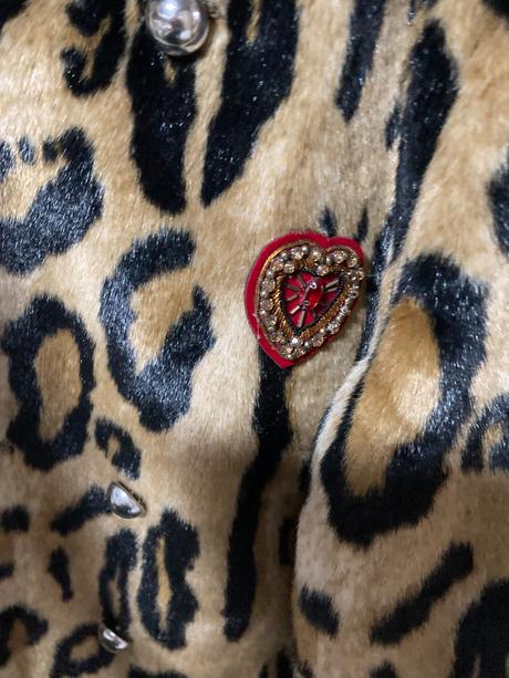 Extravagantny kabat, m