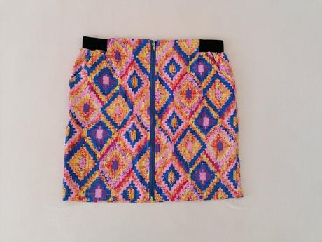 Sukňa so zipsom vpredu, m