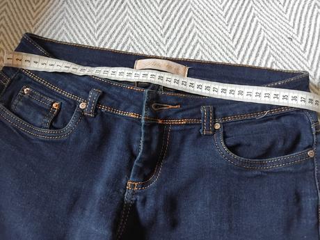 Tmavomodre rifle, 28