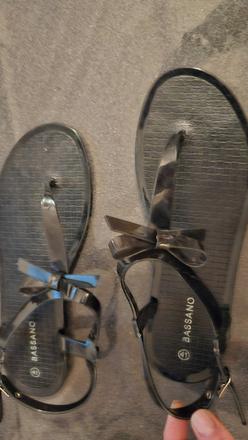 Ľahké plastové sandálky, žabky, 41