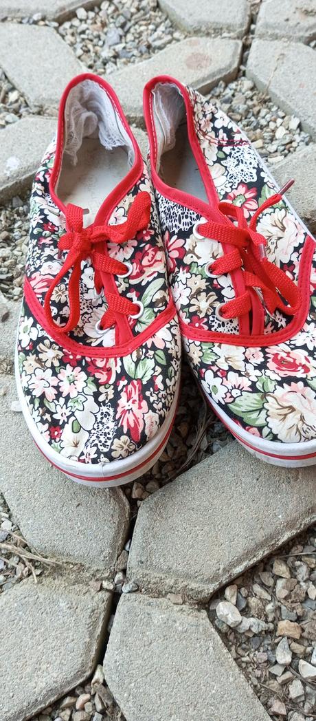 Plátené tenisky, reserved,37