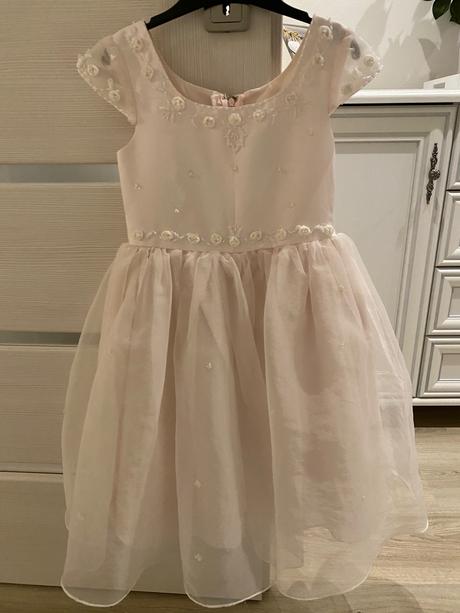 Sviatočné šaty, 110