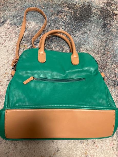 Kabelka carpisa, carpisa