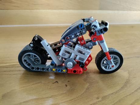 Lego technic motorka, 
