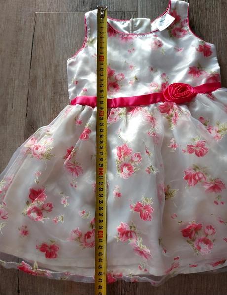 Spoločenské kvetinové šaty, 92