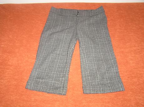 Kárované tesilové capri, 40