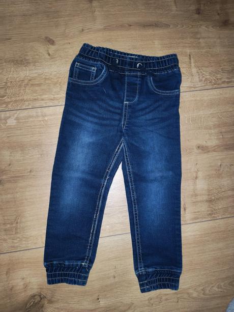 Tepláčiky a rifle, lupilu,98