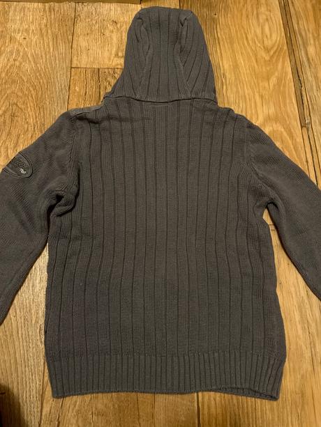 Sivý svetrík s kapucňou, cherokee,122