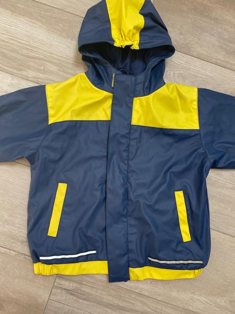 Pogumovaná bundička do dažďa, 110