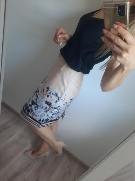 Kvalitná sukňa, 42