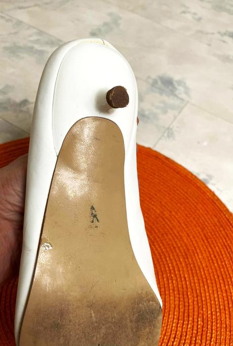 Nízke spoločenské lodičky, 38