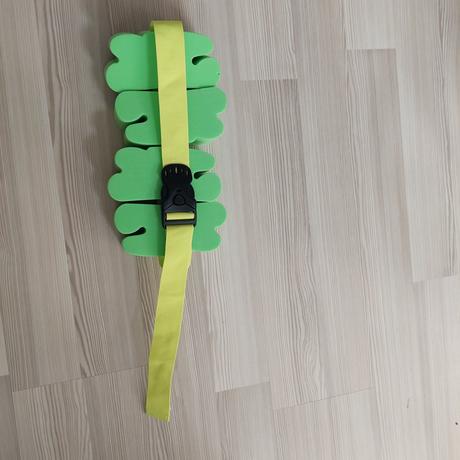 Plavecký penový pás,