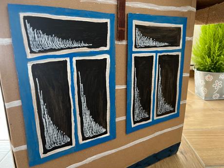 Karnevalová maska- drevenica/chalúpka, 