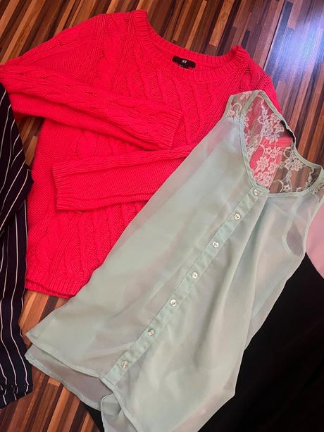 Balík oblečenia, s