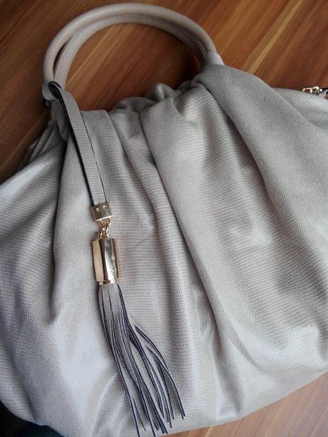 Béžová kabelka nenosená, 